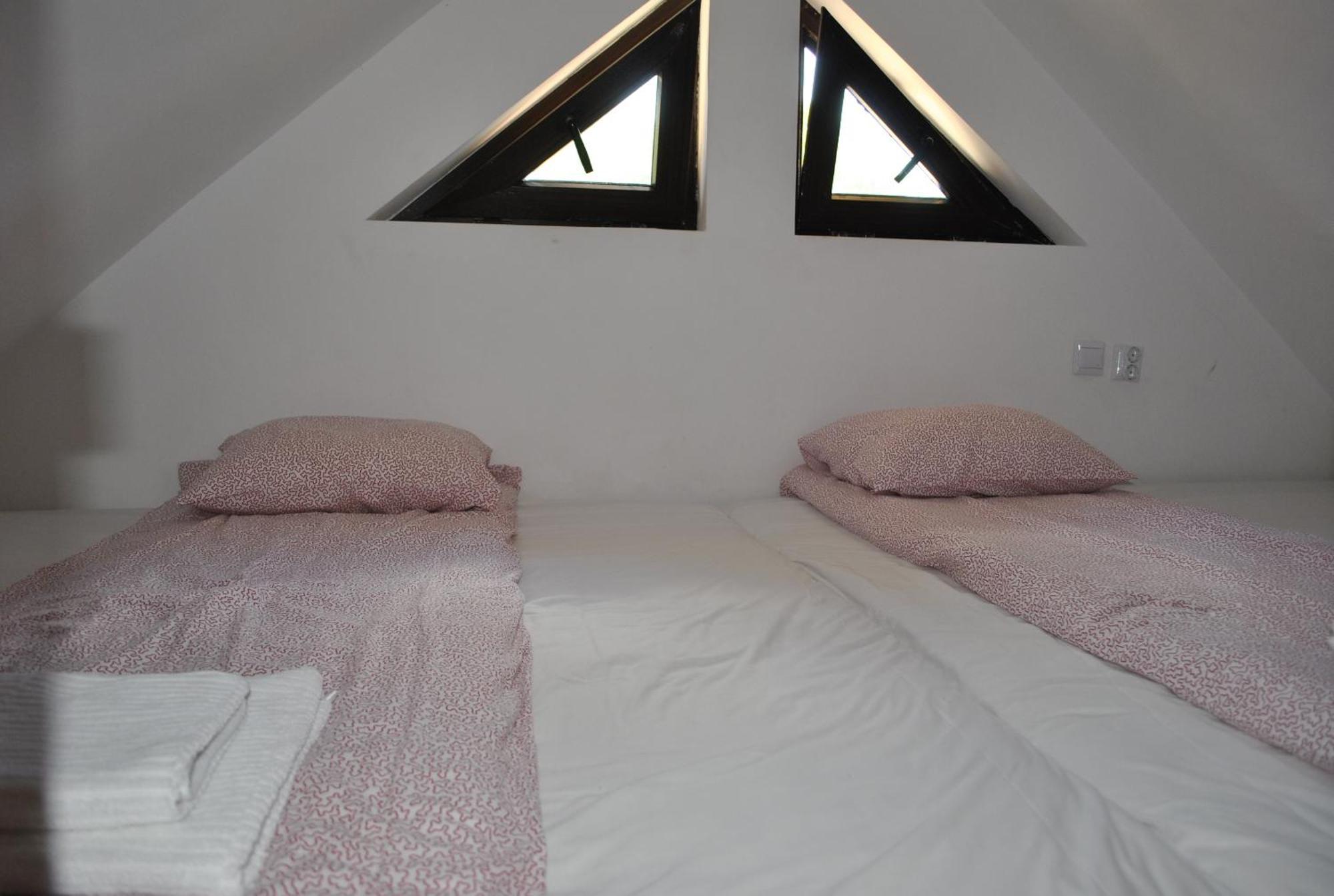 Conacul Bunicilor Hotel Novaci Room photo